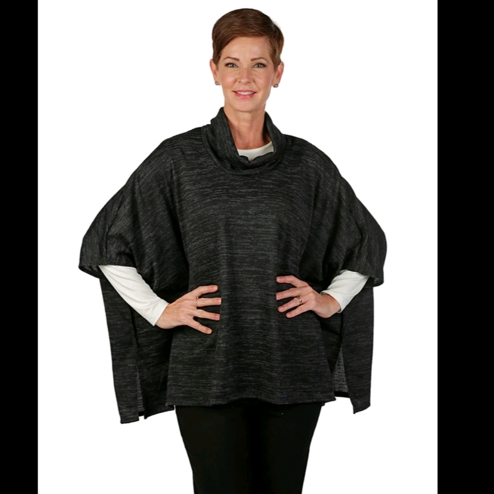 NWOT Mr Max Oversized one sz poncho